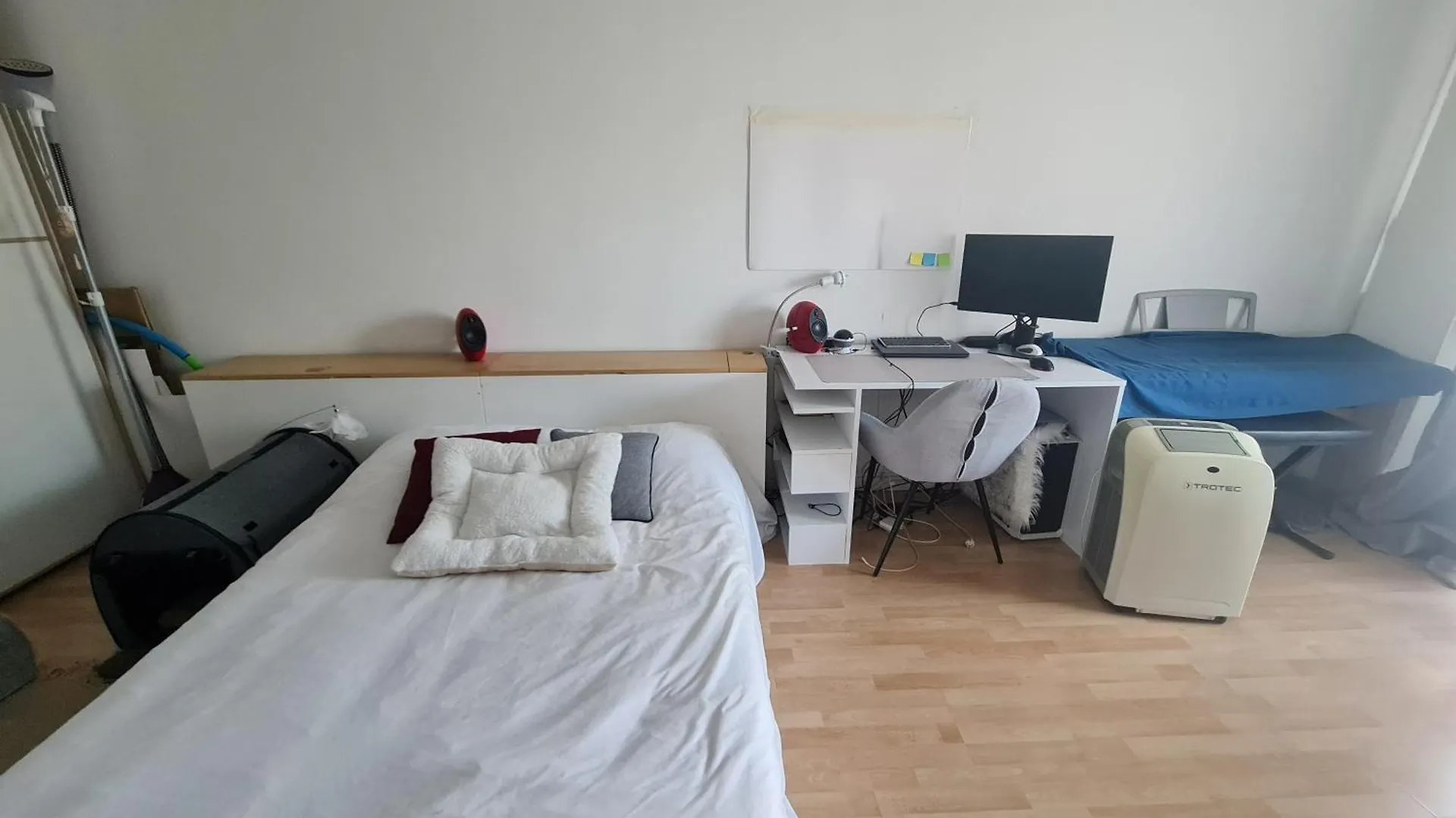 Luminous With Air Conditioning, Eiffel Tower View Apartment *